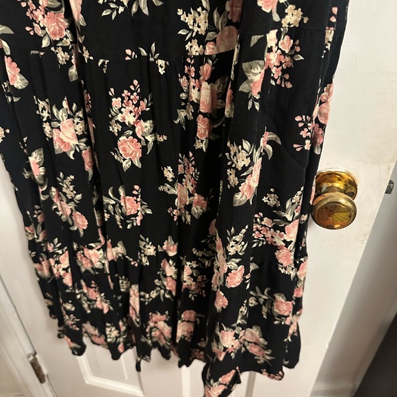 Tiered sundress with tie details - Picture 3 of 3